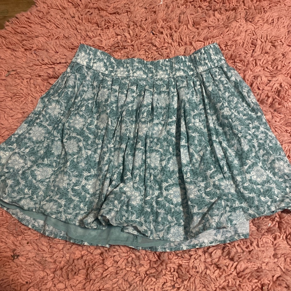 Super cute floral skirt